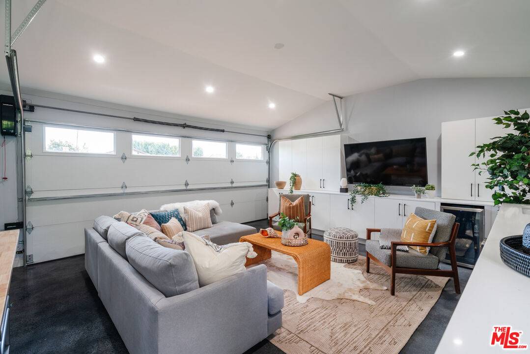 Pasadena, CA 91107,3731 LAURITA AVE