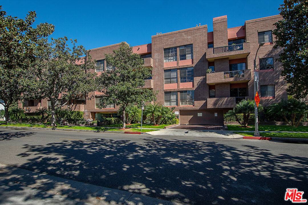 Beverly Hills, CA 90211,234 S GALE DR #307