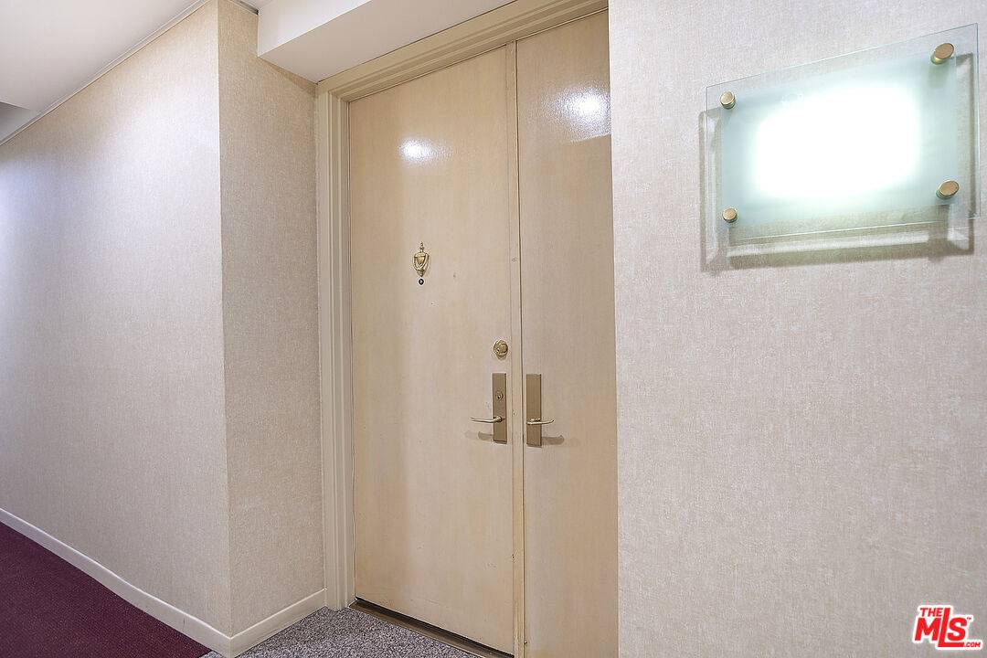 Beverly Hills, CA 90211,234 S GALE DR #307