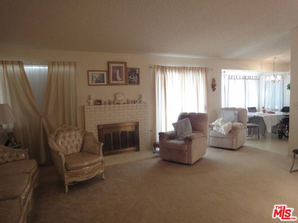 Palmdale, CA 93591,17162 COOLWATER AVE