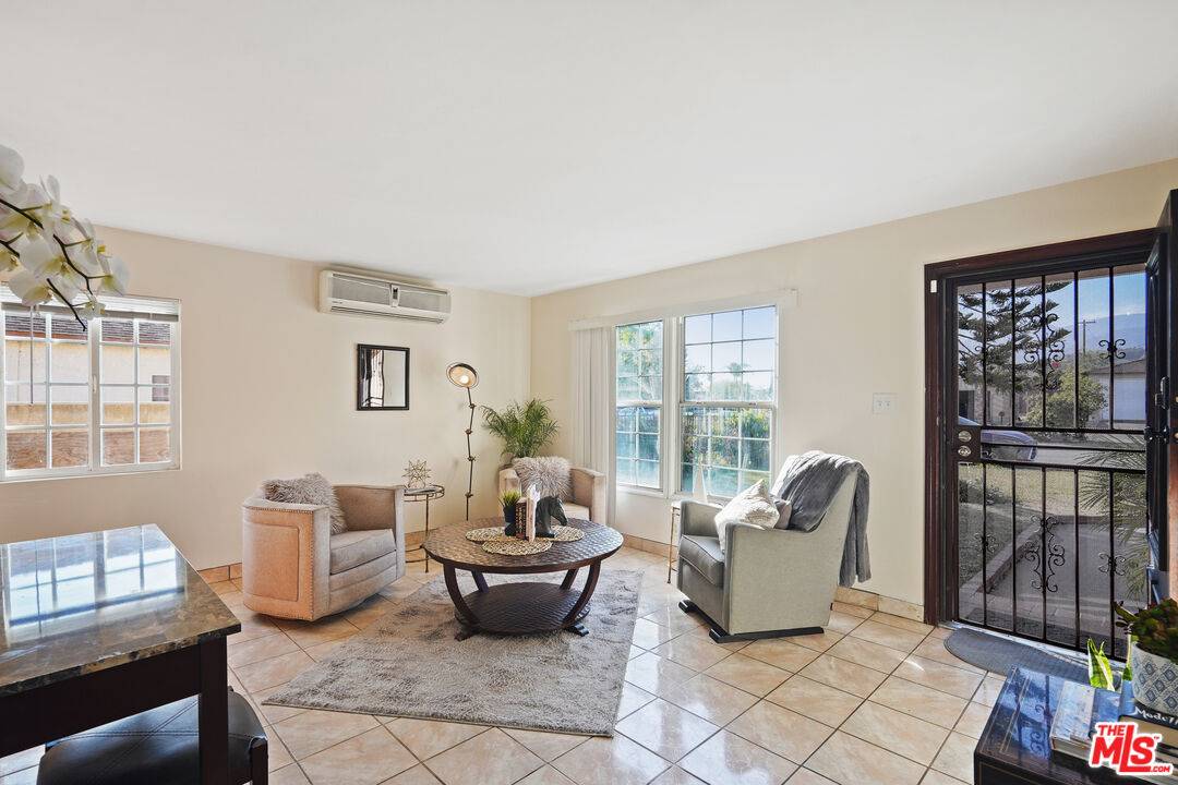 Duarte, CA 91010,2636 FERNLEY DR