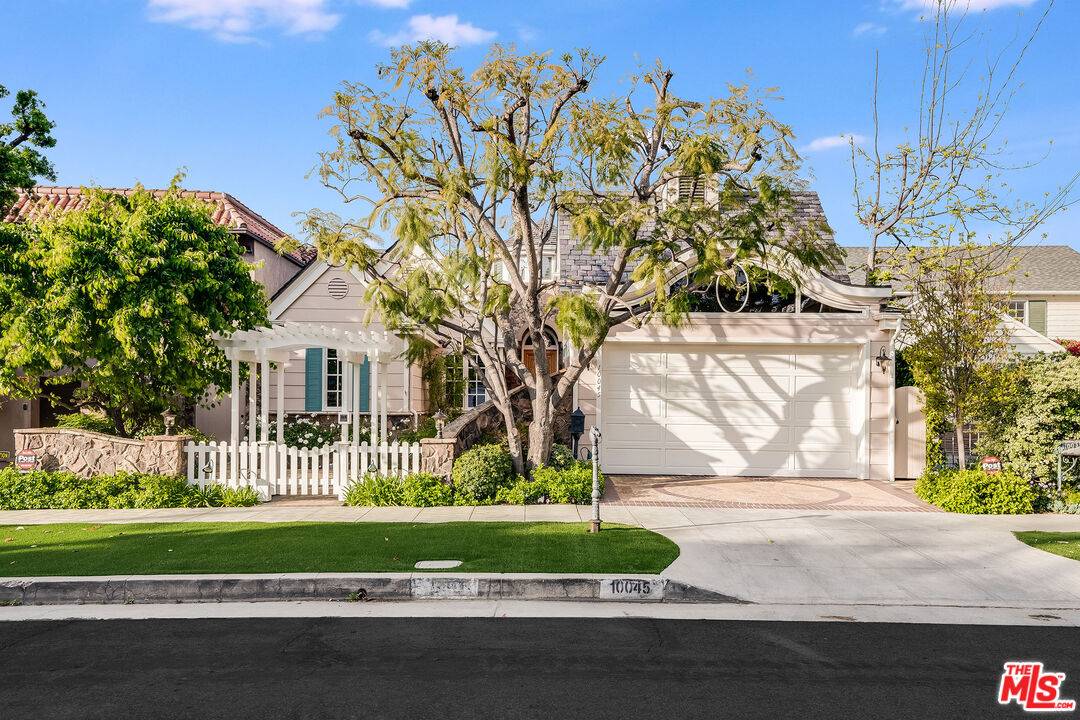 Toluca Lake, CA 91602,10045 VALLEY SPRING LN