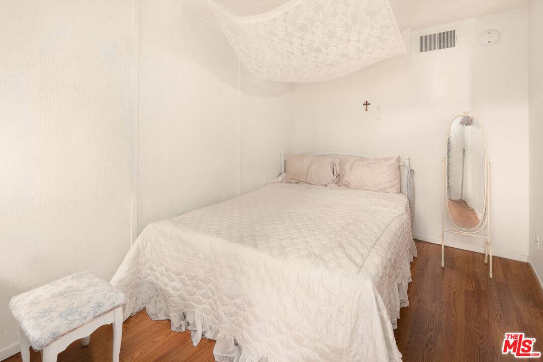 Tarzana, CA 91356,18645 HATTERAS ST #187