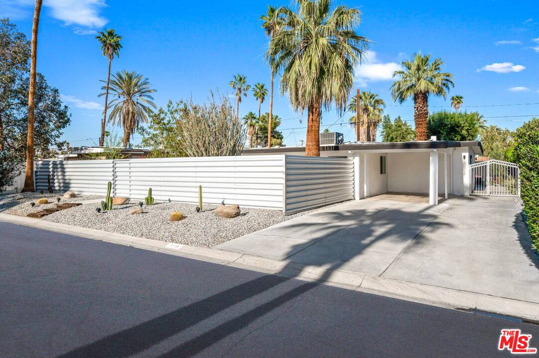 Palm Springs, CA 92264,710 DESERT WAY