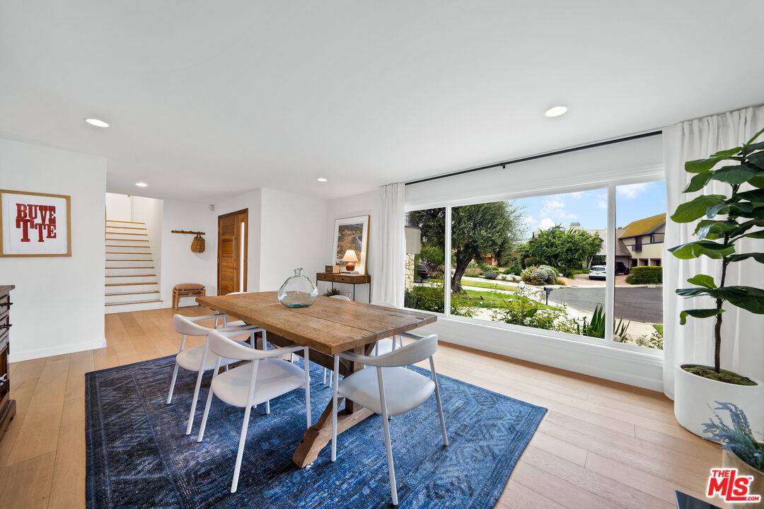 Tarzana, CA 91356,4291 PASADERO PL