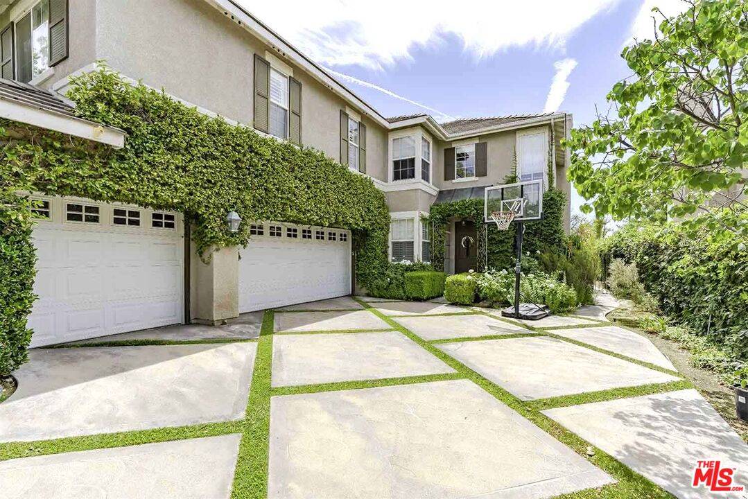 Stevenson Ranch, CA 91381,26032 BATES PL