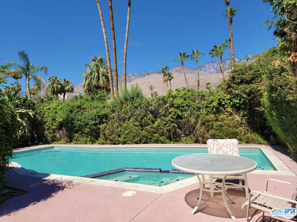 Palm Springs, CA 92264,1080 E SUNTAN LN