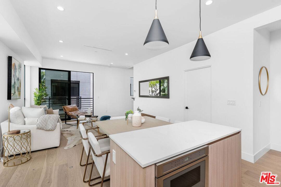 West Hollywood, CA 90046,1138 N Detroit ST #1