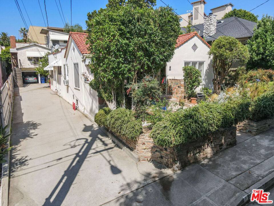 West Hollywood, CA 90069,979 Hancock Ave