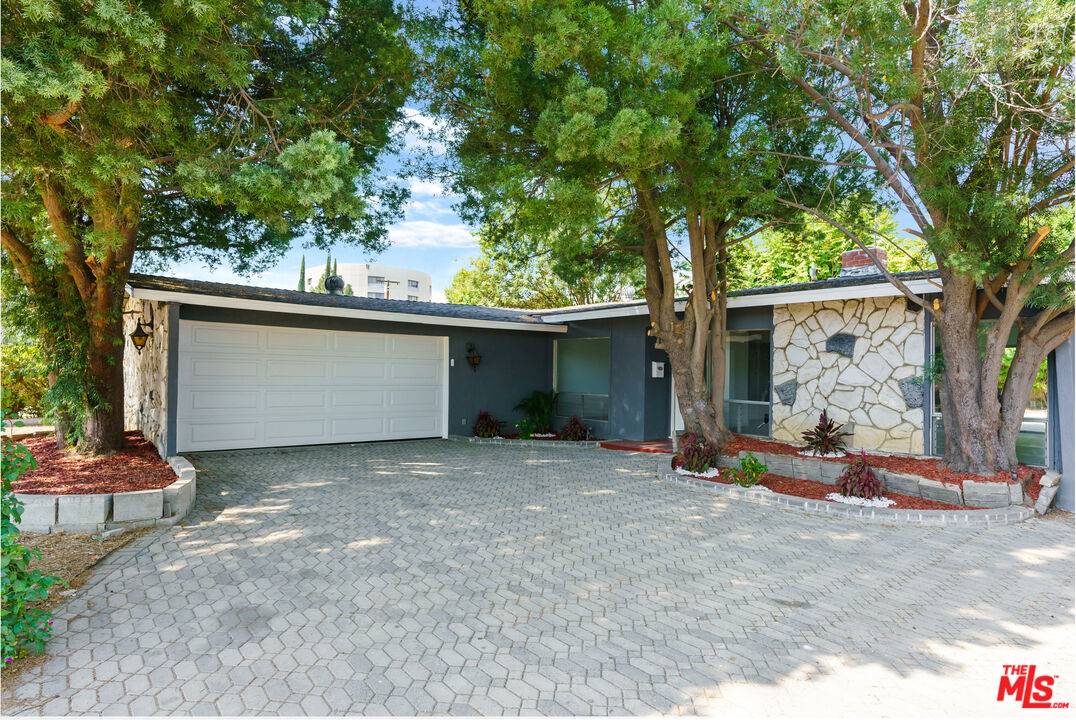 West Hills, CA 91307,22929 Cantlay St