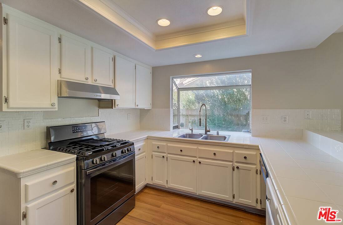 Lancaster, CA 93536,44452 Sandhurst Ln