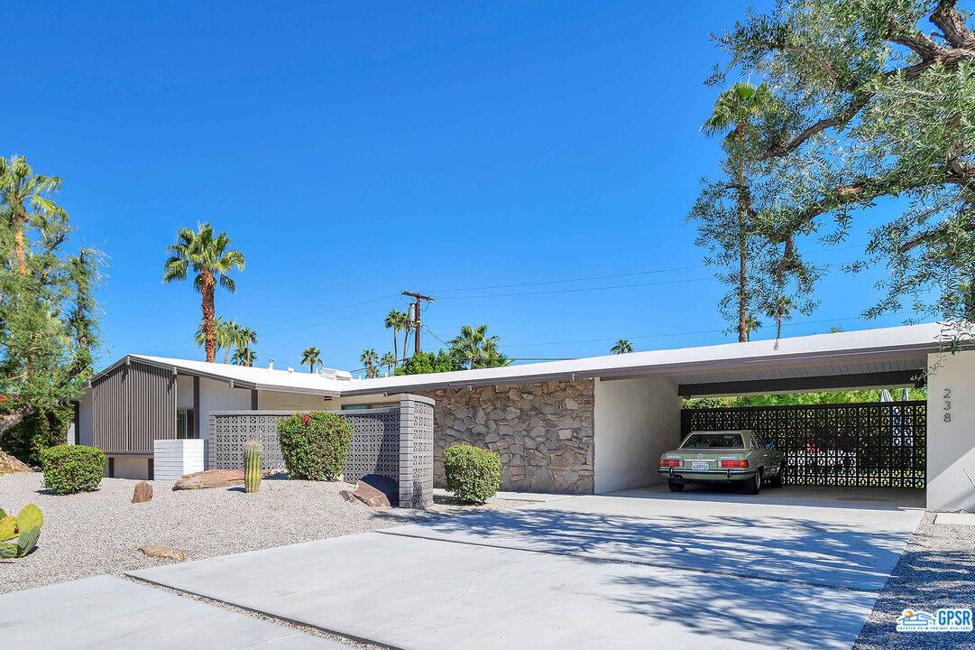 Palm Springs, CA 92262,238 N Burton Way