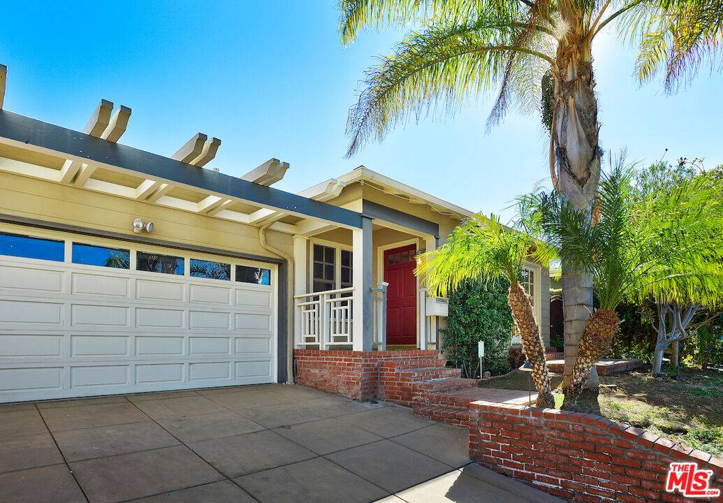 Pacific Palisades, CA 90272,520 N Las Casas Ave