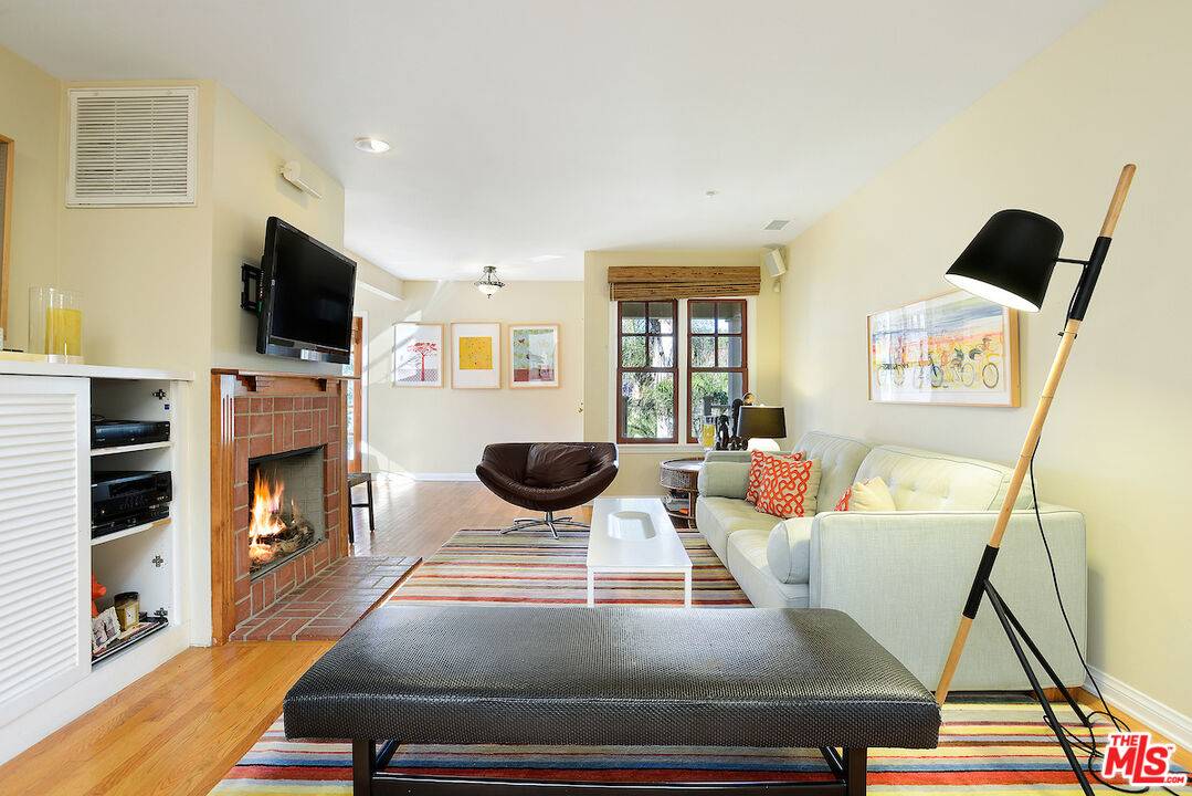Pacific Palisades, CA 90272,520 N Las Casas Ave
