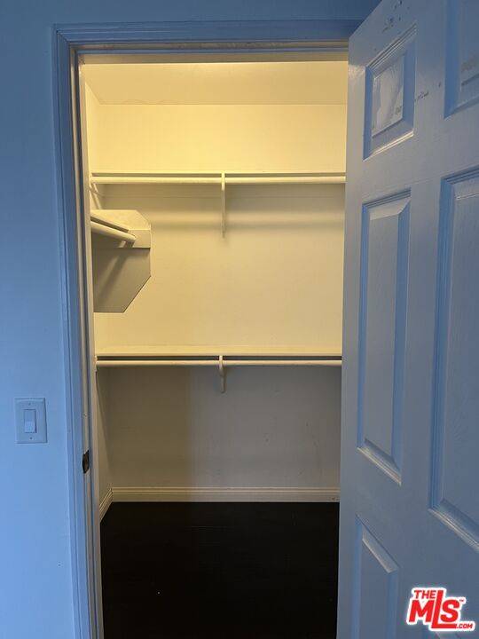 Sherman Oaks, CA 91423,4859 Coldwater Canyon Ave #15A