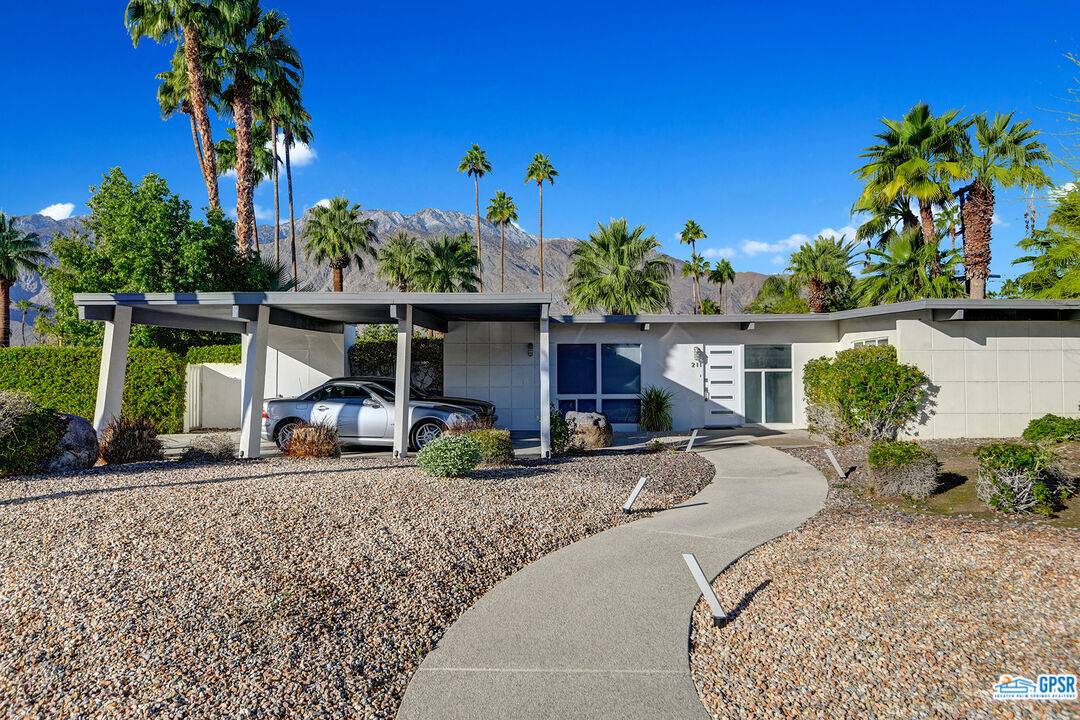 Palm Springs, CA 92262,211 N Sunset Way