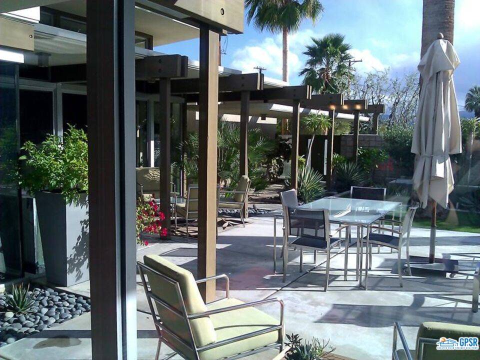 Palm Springs, CA 92262,750 N Prescott Dr