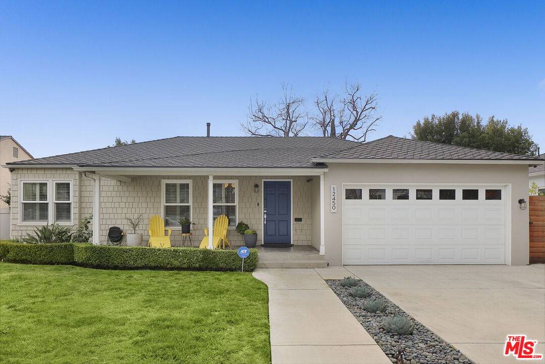 Valley Village, CA 91607,12450 Albers St