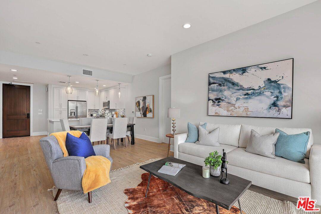 Encino, CA 91316,5015 Balboa Blvd #410