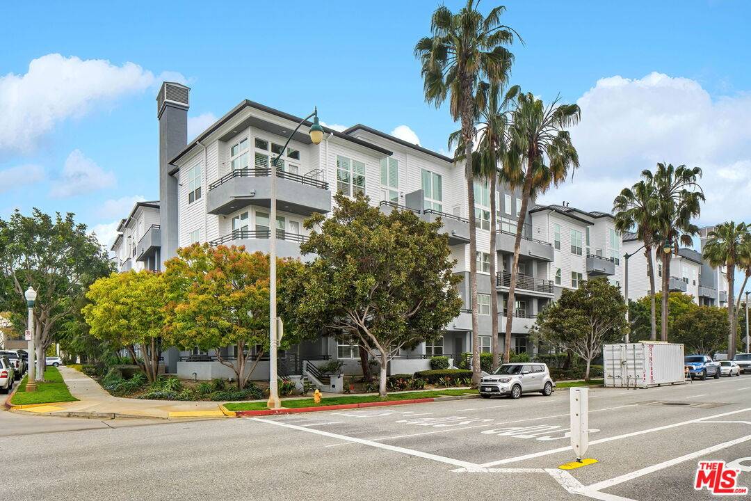 Playa Vista, CA 90094,7100 Playa Vista Dr #320