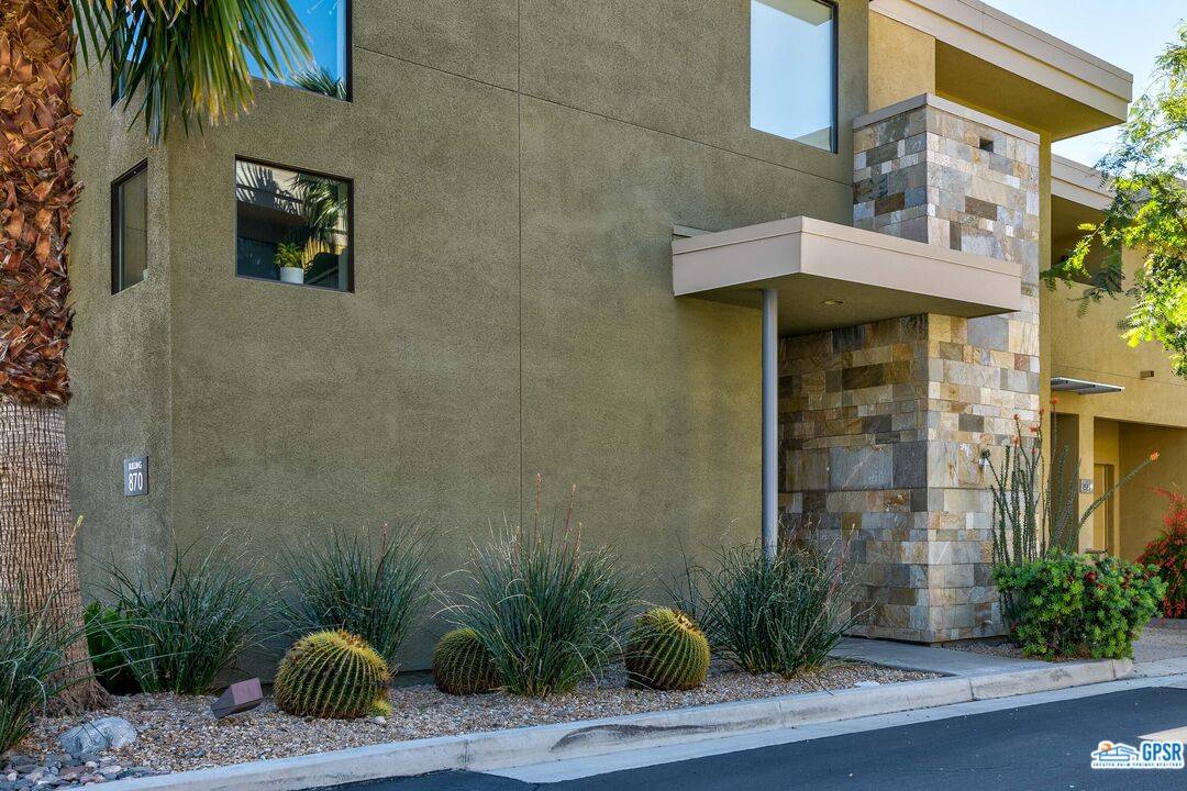 Palm Springs, CA 92264,870 E Palm Canyon Drive #204