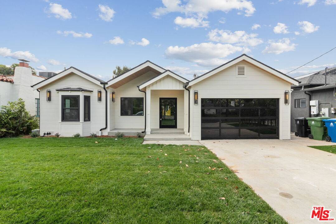 Valley Village, CA 91607,12318 La Maida St