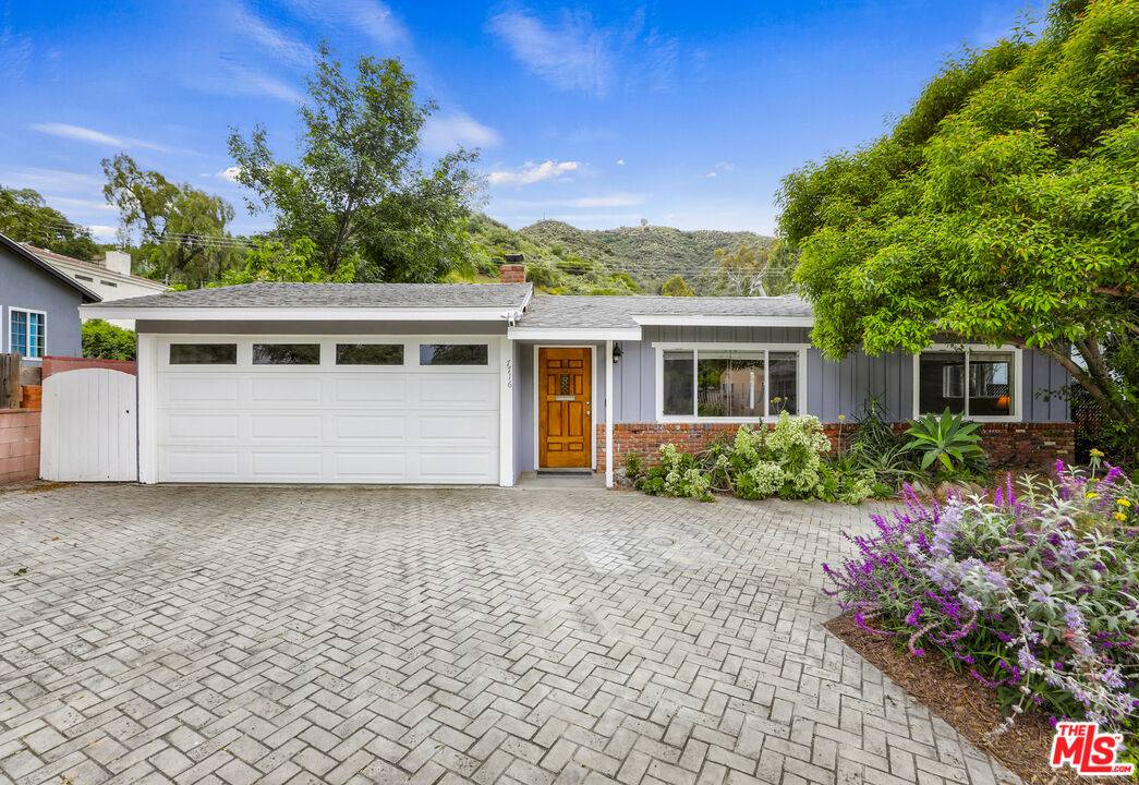 Tujunga, CA 91042,7716 Thousand Oaks Dr