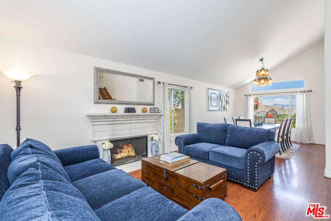 Santa Clarita, CA 91350,21913 Wakefield Ct