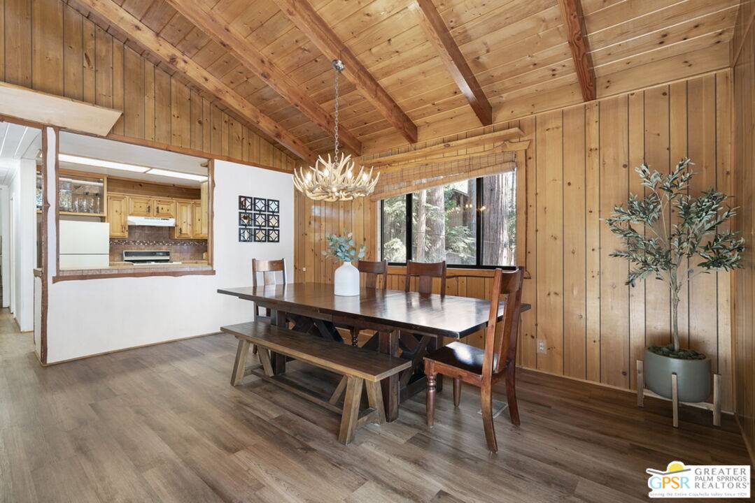 Idyllwild, CA 92549,23090 Oak Leaf Ln