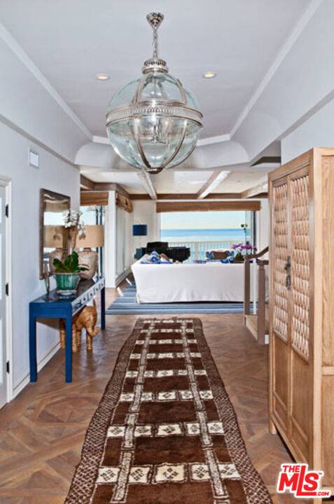 Malibu, CA 90265,27348 Pacific Coast Hwy