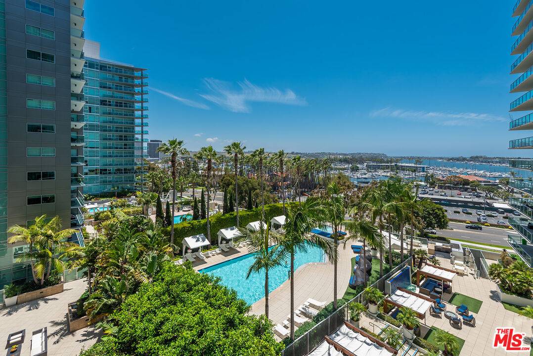 Marina Del Rey, CA 90292,13700 Marina Pointe Dr #829