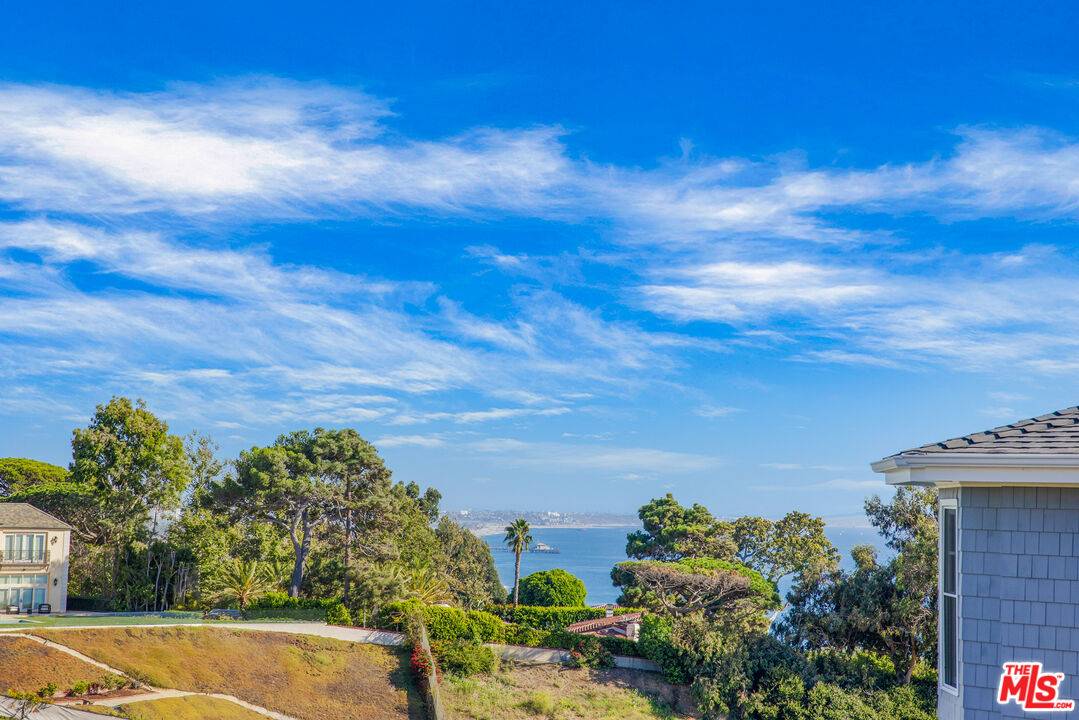 Pacific Palisades, CA 90272,15215 Friends St
