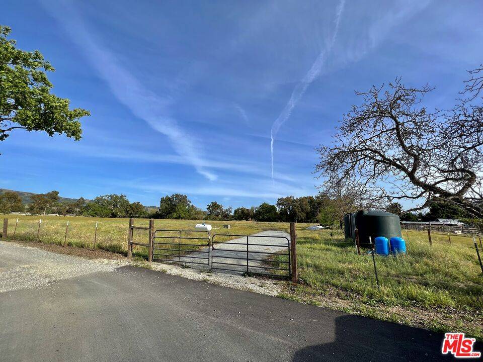 Gilroy, CA 95020,2590 Roop Rd