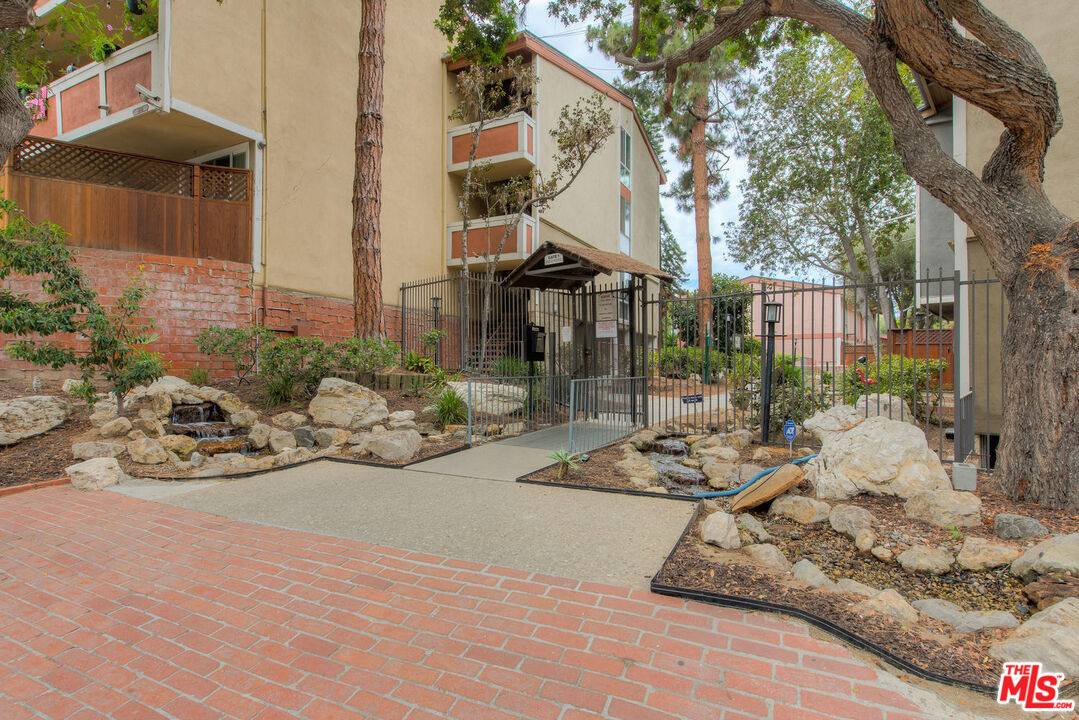 Culver City, CA 90230,6525 Green Valley Cir #110