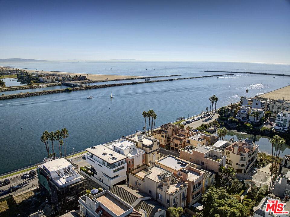 Marina Del Rey, CA 90292,123 Via Marina