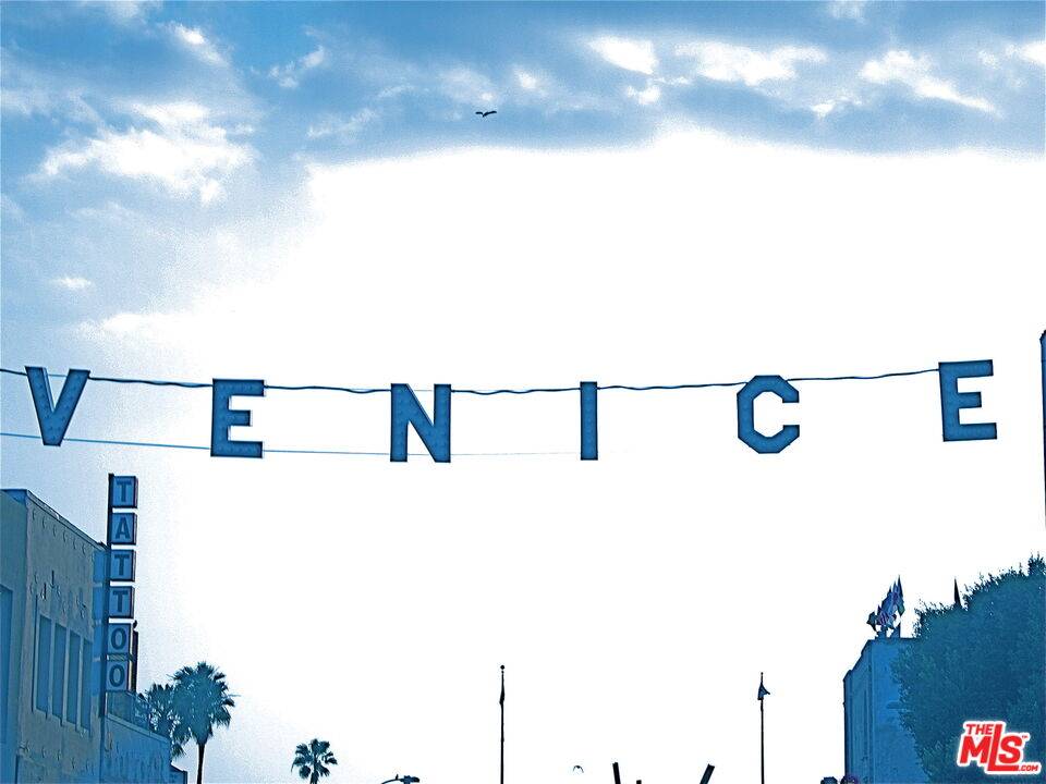 Venice, CA 90291,2318 Strongs Dr