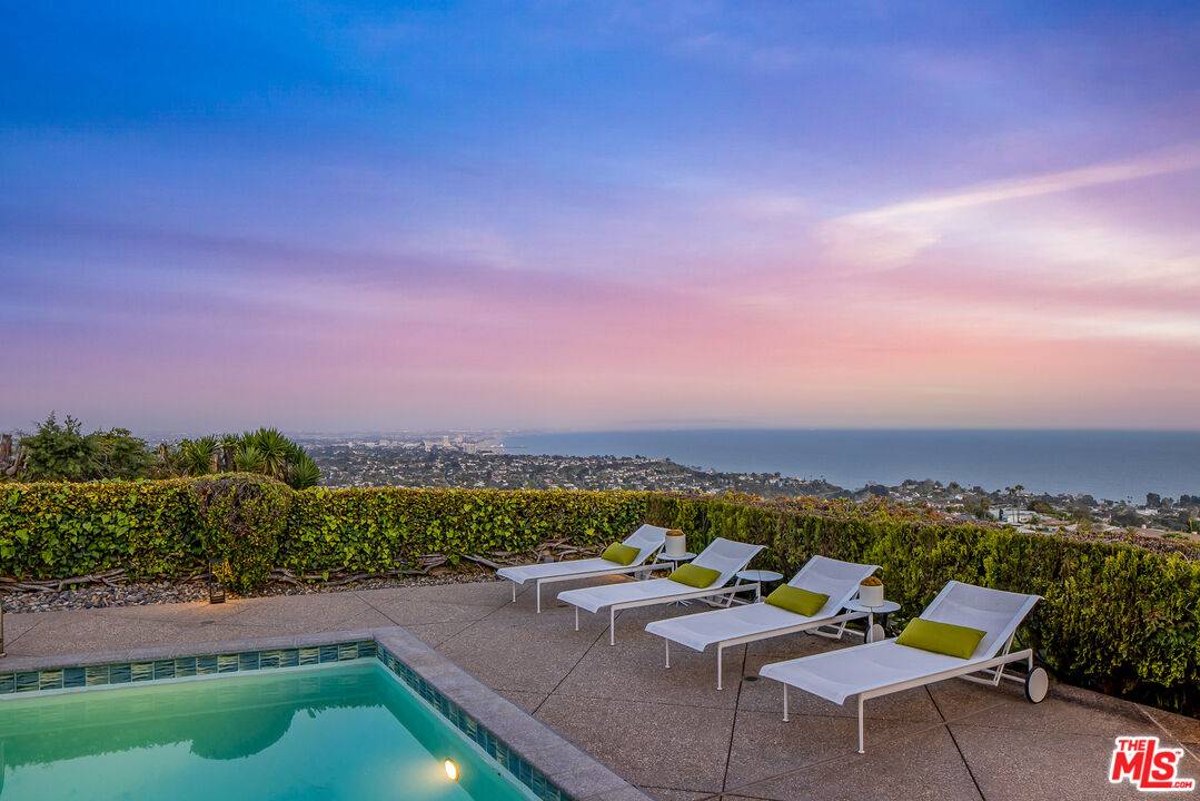 Pacific Palisades, CA 90272,1172 Lachman Ln