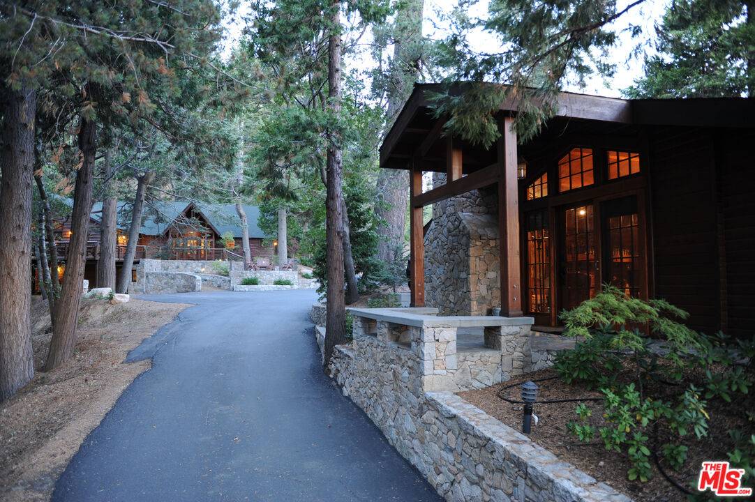 Lake Arrowhead, CA 92352,365 Mittry Ln