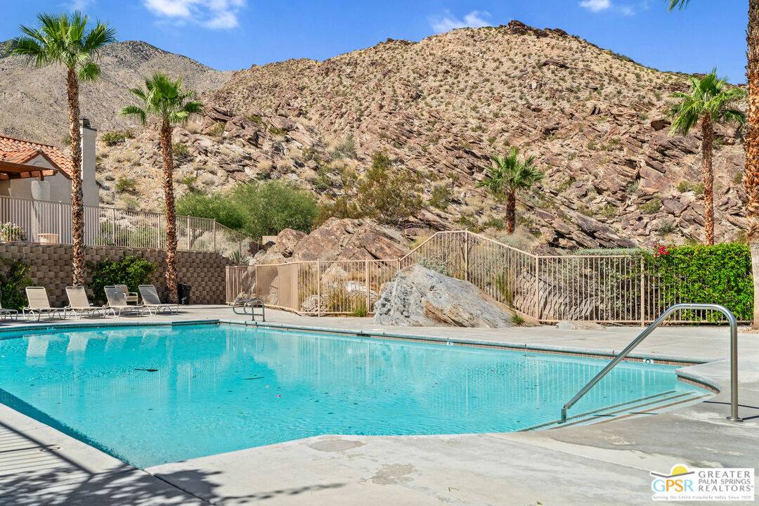 Palm Springs, CA 92264,236 N Canyon Cir