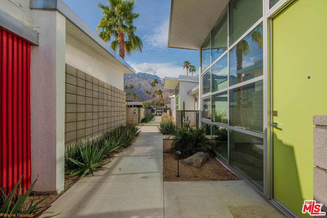 Palm Springs, CA 92262,100 N Cerritos Dr #7