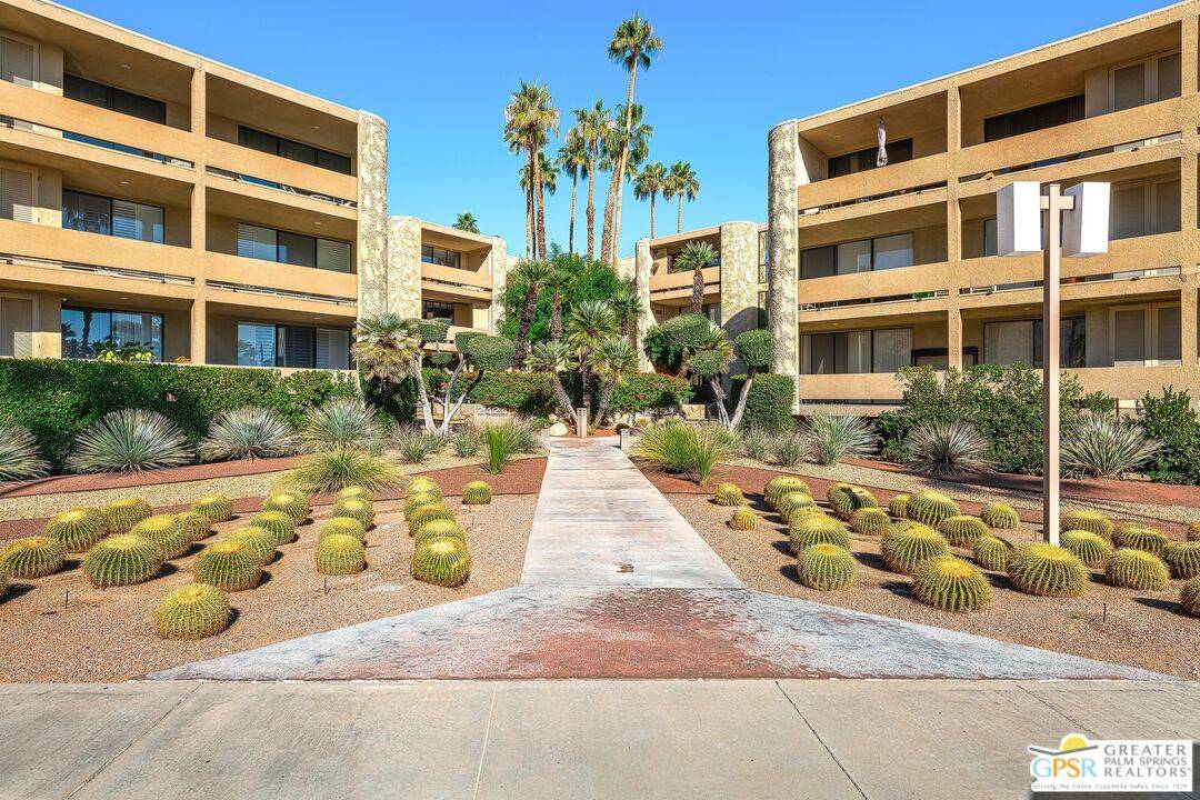 Palm Springs, CA 92264,2424 E Palm Canyon Dr #3C