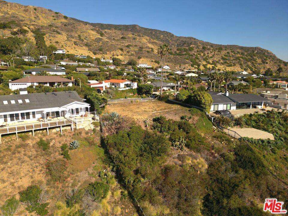 Malibu, CA 90265,20484 Roca Chica Dr