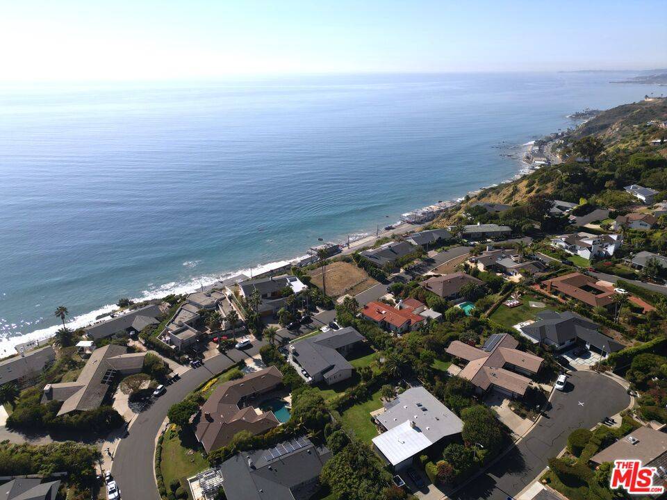 Malibu, CA 90265,20484 Roca Chica Dr