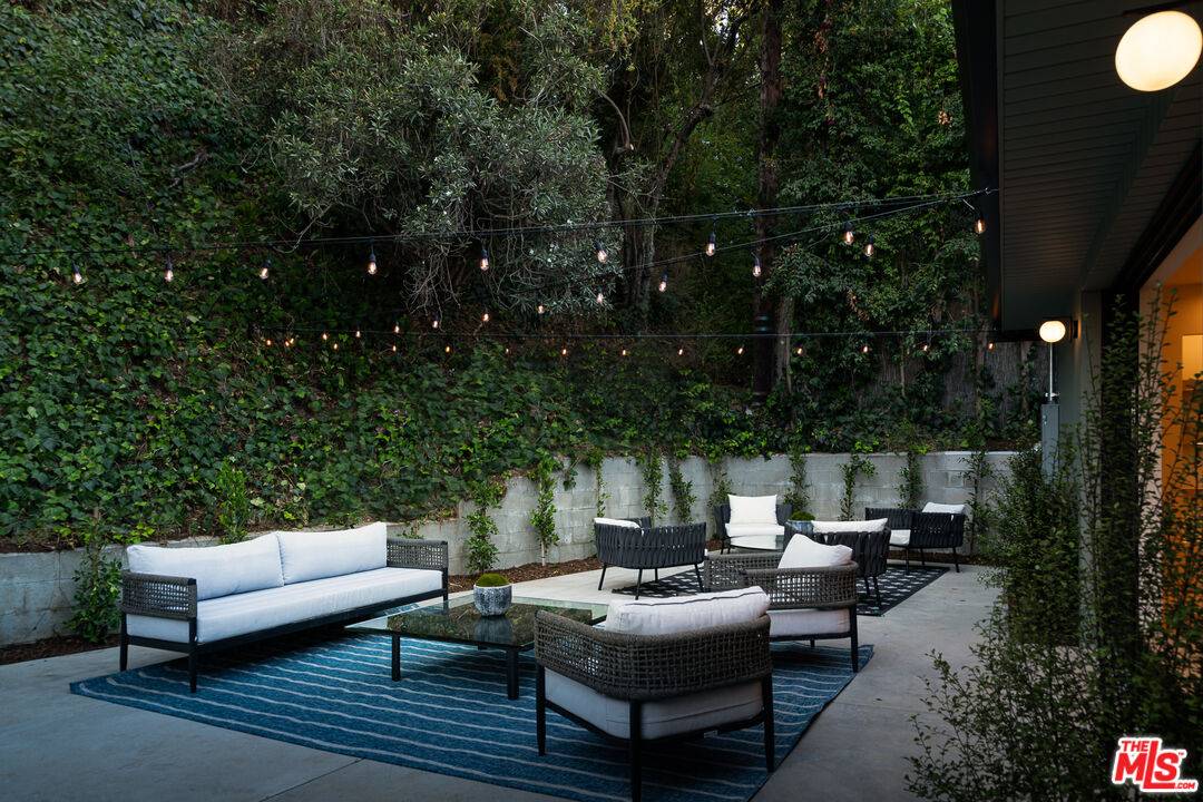 Pacific Palisades, CA 90272,767 Jacon Way