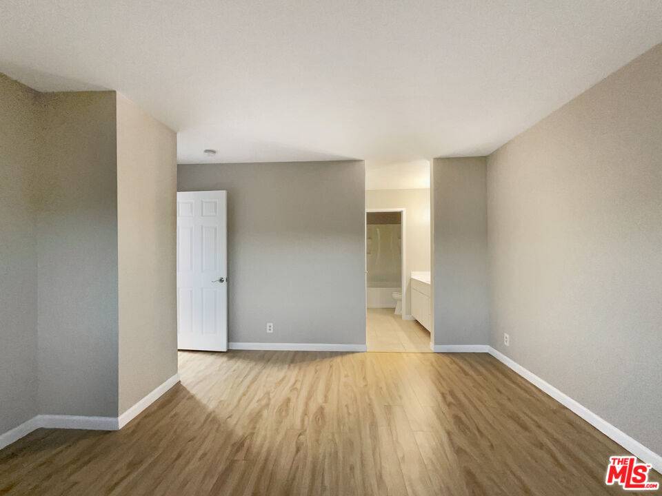 Santa Clarita, CA 91387,27667 Ironstone Dr #3