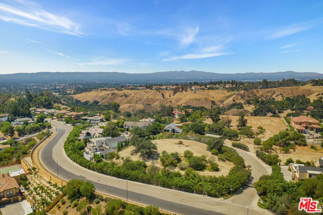 Granada Hills, CA 91344,18160 Knoll Hill