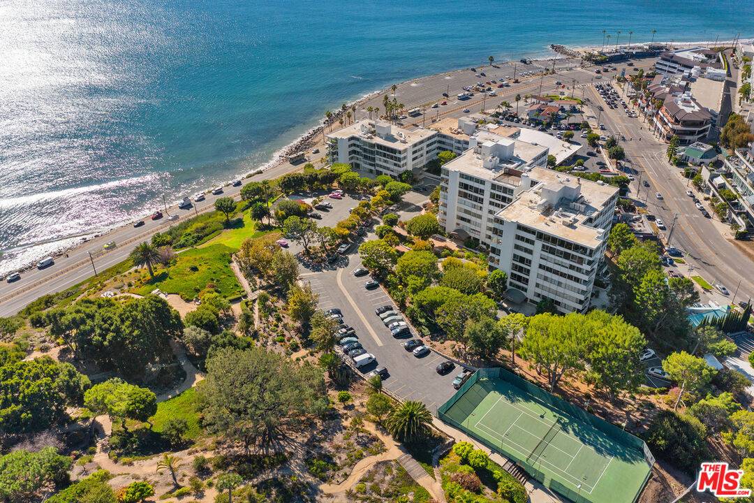 Pacific Palisades, CA 90272,17352 W Sunset Blvd #604-D