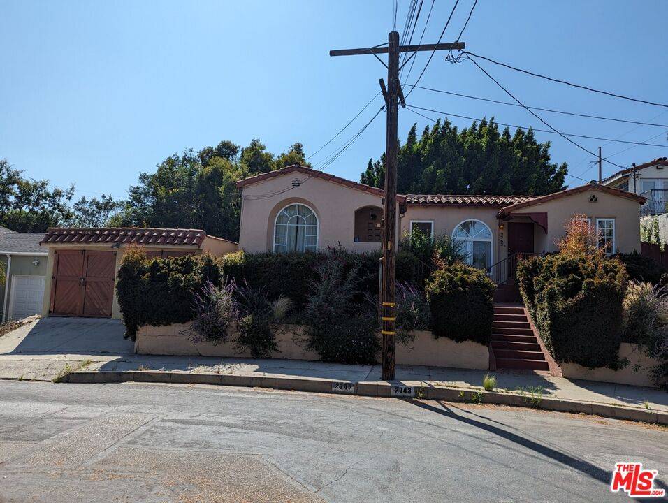 Los Angeles, CA 90039,2743 Locksley Pl