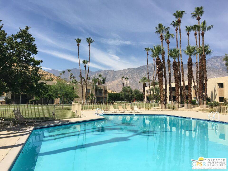 Palm Springs, CA 92264,433 Desert Lakes Dr