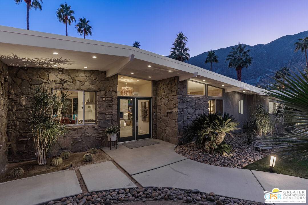 Palm Springs, CA 92262,955 W Ceres Rd